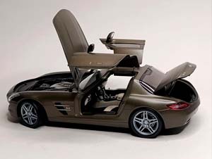 MERCEDES SLS 63 AMG 1:18 MAGNO GREY — фото 2