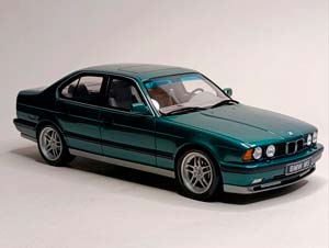 BMW M5 E34 (STYLING 37) 1:18 OTTOMOBILE — фото 4