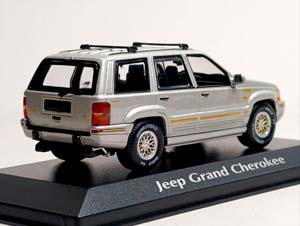 JEEP GRAND CHEROKEE SILVER 1:43 MAXICHAMPS — фото 4