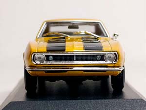 CHEVROLET CAMARO - 1967 GOLD 1:43 MAXICHAMPS — фото 7