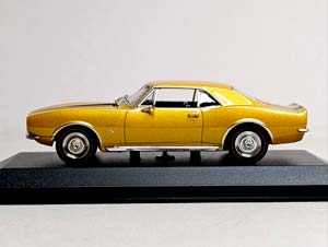 CHEVROLET CAMARO - 1967 GOLD 1:43 MAXICHAMPS — фото 2