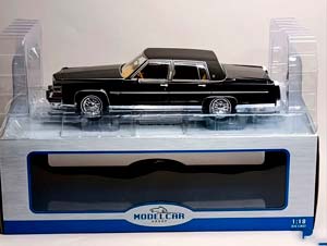 CADILLAC FLEETWOOD BROUGHAM 1982 BLACK 1:18 MCG — фото 10