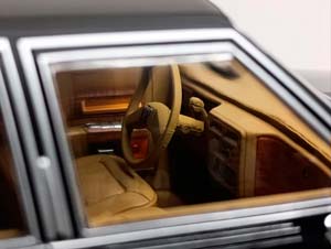 CADILLAC FLEETWOOD BROUGHAM 1982 BLACK 1:18 MCG — фото 6