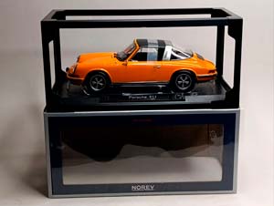 PORSCHE 911 T 2.2 TARGA -1970 NOREV 1:18 — фото 9