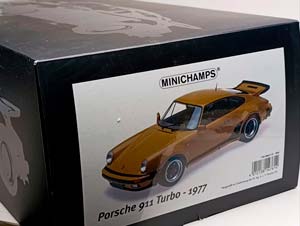 PORSCHE 911 TURBO -1977 TAN METALLIC 1:12 — фото 10