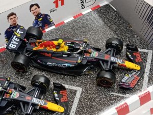 RED BULL SET F1 - 2ШТ RB19 BBURAGO 1:43 — фото 3