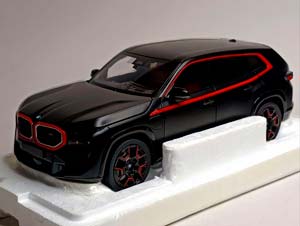 BMW XM - 2023 BLACK 1:18 MINICHAMPS