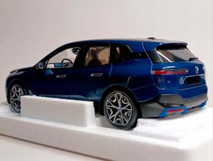 BMW IX - 2022 BLUE 1:18 MINICHAMPS — фото 4