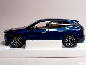 BMW IX - 2022 BLUE 1:18 MINICHAMPS — фото 2