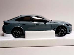 BMW I4 M50 - 2022 MINICHAMPS 1:18 — фото 3