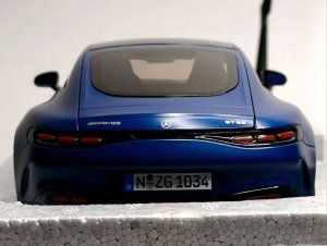 MERCEDES AMG GT63 (SPECTRAL BLUE) 1:18 NZG — фото 4