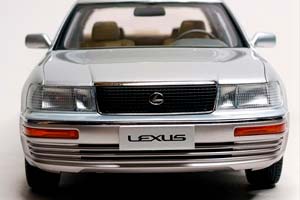 LEXUS LS 400 SILVER XOAOGUANG MODEL 1:18 — фото 7