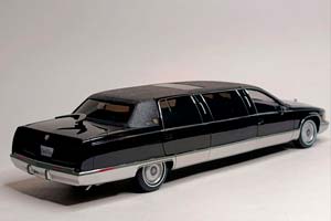 CADILLAC FLEETWOOD BROUGHAM LIMOUSINE 1:18 — фото 4