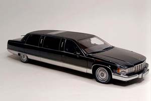 CADILLAC FLEETWOOD BROUGHAM LIMOUSINE 1:18 — фото 5