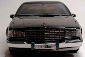 CADILLAC FLEETWOOD BROUGHAM LIMOUSINE 1:18 — фото 6