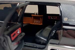 CADILLAC FLEETWOOD BROUGHAM LIMOUSINE 1:18 — фото 7