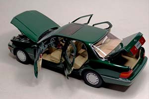 LEXUS LS 400 GREEN XOAOGUANG MODEL 1:18 — фото 2