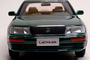 LEXUS LS 400 GREEN XOAOGUANG MODEL 1:18 — фото 7