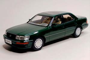 LEXUS LS 400 GREEN XOAOGUANG MODEL 1:18