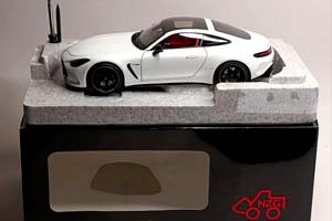 MERCEDES AMG GT63 (OPALITH WHITE) 1:18 NZG — фото 9