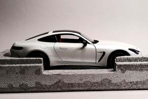 MERCEDES AMG GT63 (OPALITH WHITE) 1:18 NZG — фото 7