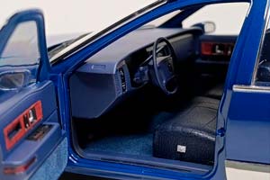 CADILLAC FLEETWOOD BROUGHAM BLUE 1:18 — фото 3