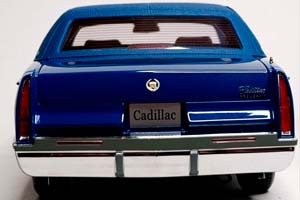 CADILLAC FLEETWOOD BROUGHAM BLUE 1:18 — фото 4