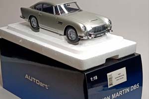 ASTON MARTIN DB5 1964 SILVER 1:18 AUTOART — фото 9