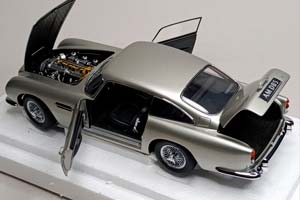 ASTON MARTIN DB5 1964 SILVER 1:18 AUTOART — фото 2