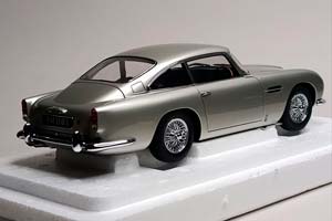 ASTON MARTIN DB5 1964 SILVER 1:18 AUTOART — фото 7
