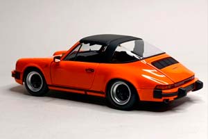 PORSCHE 911 CARRERA 3.2 TARGA -1983 ORANGE 1:18 — фото 4