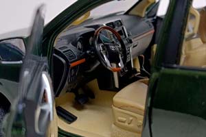 TOYOTA LAND CRUISER PRADO 150 GREEN 1:18 — фото 4