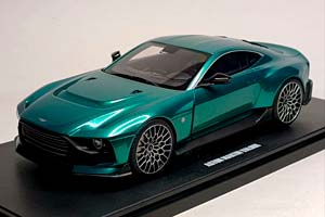 ASTON MARTIN VALOUR GREEN 1:18 GT SPIRIT