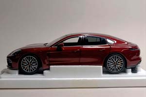 PORSCHE PANAMERA TURBO S 2020 DARK RED 1:18 — фото 2