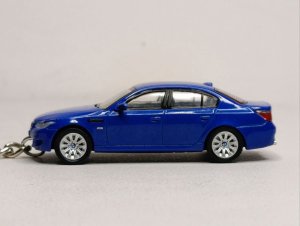 BMW M5 (E60) BLUE 1:64 БРЕЛОК 70 ММ — фото 3