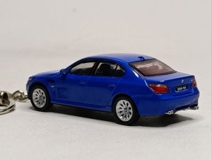 BMW M5 (E60) BLUE 1:64 БРЕЛОК 70 ММ — фото 4