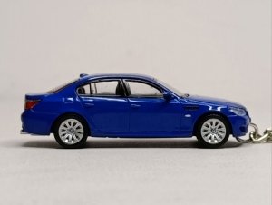 BMW M5 (E60) BLUE 1:64 БРЕЛОК 70 ММ — фото 6