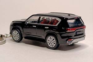 LEXUS LX600 БРЕЛОК 1:64 75ММ — фото 3