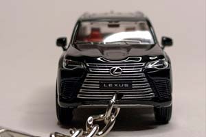 LEXUS LX600 БРЕЛОК 1:64 75ММ — фото 8