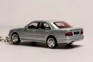 MERCEDES E55 AMG (W210) 1:64 БРЕЛОК 70ММ — фото 2