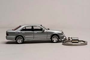 MERCEDES E55 AMG (W210) 1:64 БРЕЛОК 70ММ — фото 5