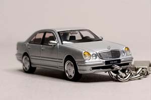 MERCEDES E55 AMG (W210) 1:64 БРЕЛОК 70ММ — фото 6