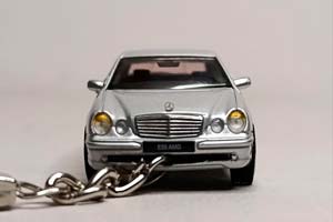 MERCEDES E55 AMG (W210) 1:64 БРЕЛОК 70ММ — фото 7