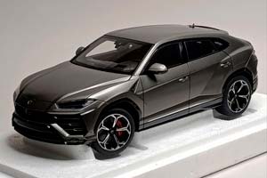 LAMBORGHINI URUS TITAN MATT GREY 1:18 AUTOART