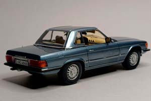 MERCEDES 350 SL (R107) 1977 BLUE 1:18 SUN STAR — фото 4