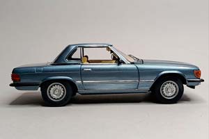 MERCEDES 350 SL (R107) 1977 BLUE 1:18 SUN STAR — фото 5