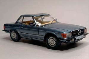 MERCEDES 350 SL (R107) 1977 BLUE 1:18 SUN STAR — фото 6