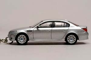 BMW M5 (E60) 1:64 БРЕЛОК 70 ММ — фото 2