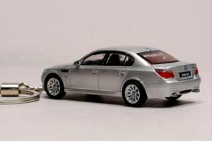 BMW M5 (E60) 1:64 БРЕЛОК 70 ММ — фото 3