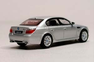 BMW M5 (E60) 1:64 БРЕЛОК 70 ММ — фото 5